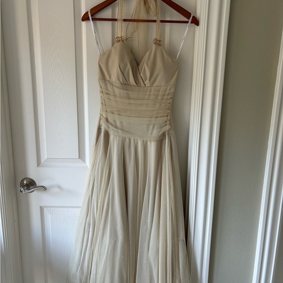 Beautiful party, outgoing evening dress - Picture 4 of 13